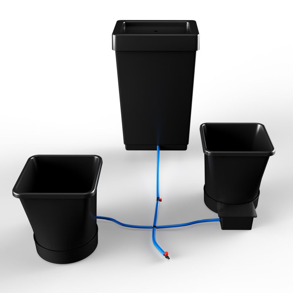 1Pot Bewässerungssystem von AutoPot mit zwei Töpfen und einem Tank.