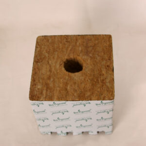 Begrow Anbauwürfel aus Steinwolle 150 × 150 × 142 mm mit großem Loch.